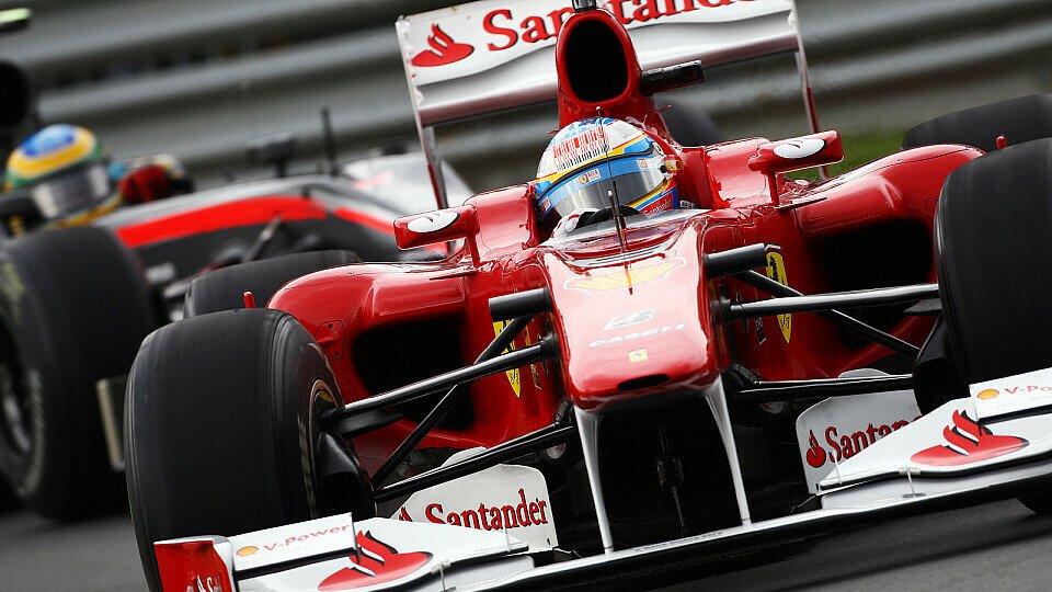 Fernando Alonso greift nach der Spitze, Foto: Sutton