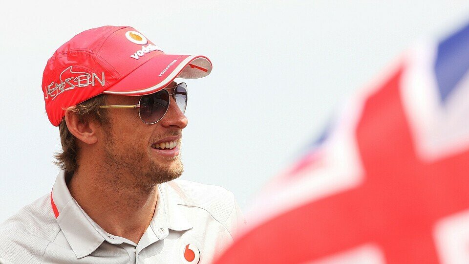 Jenson Button hatte trotz der Niederlange gegen seinen Teamkollegen gute Laune, Foto: Sutton