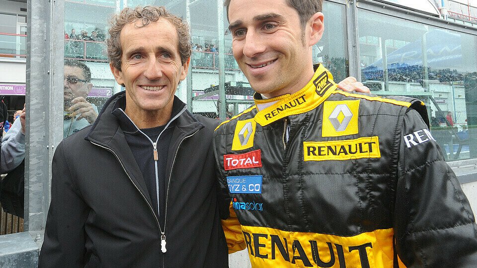 Wie der Vater, so der Sohn: Alain Prost samt Junior Nicolas, Foto: Renault