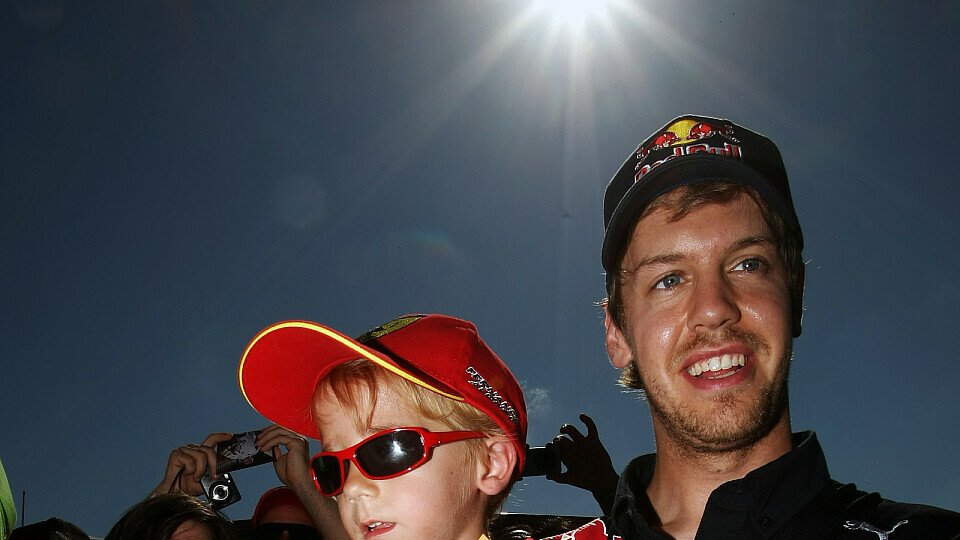 Die Fans freuen sich auf Vettel, Foto: Sutton