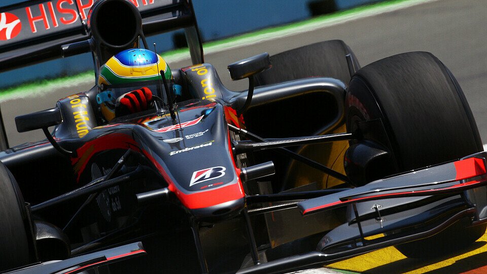 Bruno Senna kommt der Konkurrenz näher, Foto: Sutton