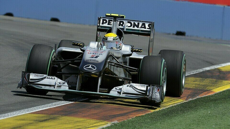 Nico Rosberg war etwas besser unterwegs als Schumacher, Foto: Mercedes GP