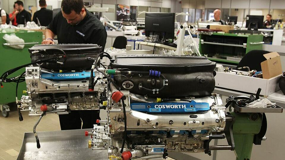 In der Cosworth-Fabrik wird derzeit auf Hochtouren gearbeitet, Foto: Presse HRT