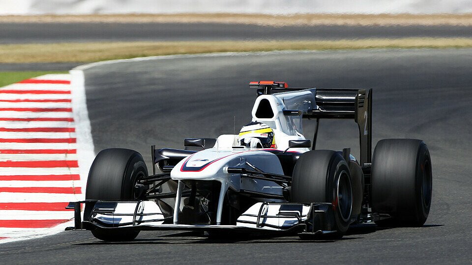 De la Rosa kämpft mit der Balance des Autos, Foto: Sutton