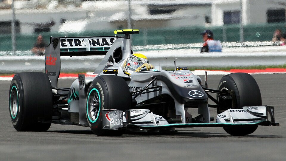 Mercedes GP performte auf normaleren Level, Foto: Sutton