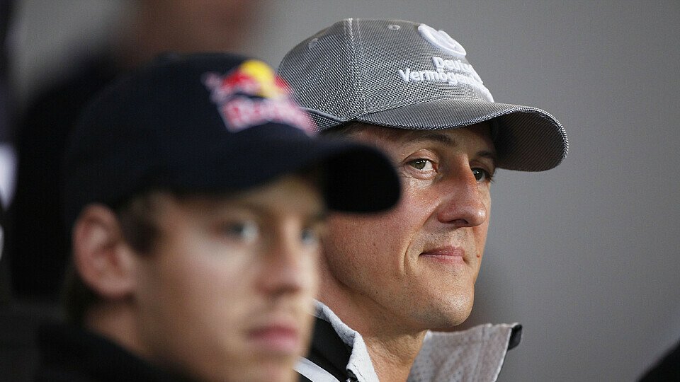 Schumacher und Vettel - das ginge laut Ecclestone nicht gut, Foto: Mercedes GP Schumacher und Vettel - das ginge laut Ecclestone nicht gut, Foto: Mercedes GP