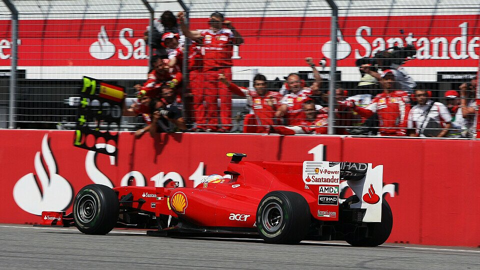 Ferrari jubelte über den Doppelsieg, Foto: Sutton