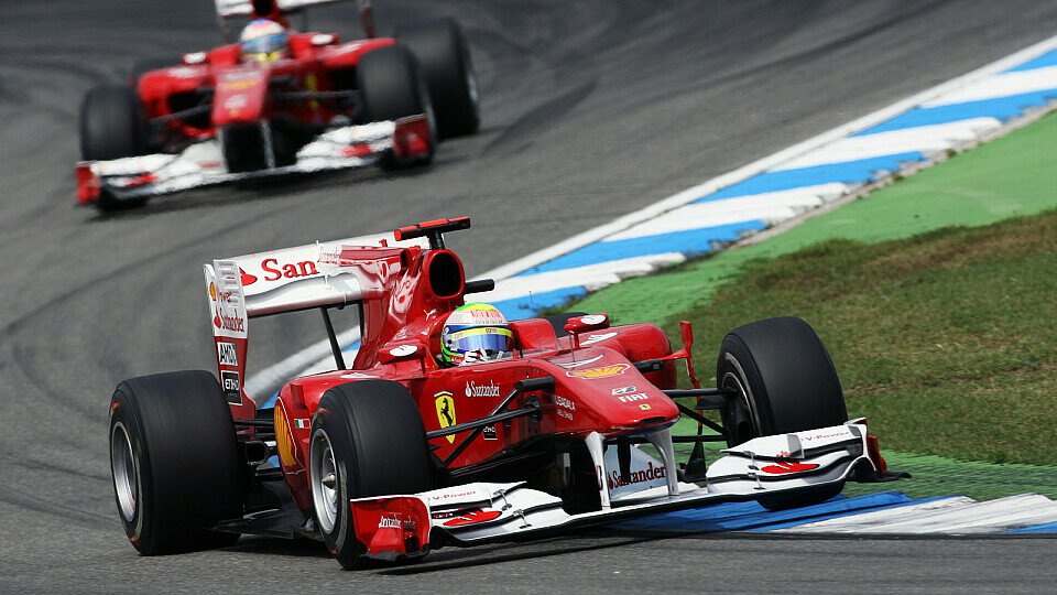 Felipe Massa musste Fernando Alonso vorbeilassen, Foto: Sutton
