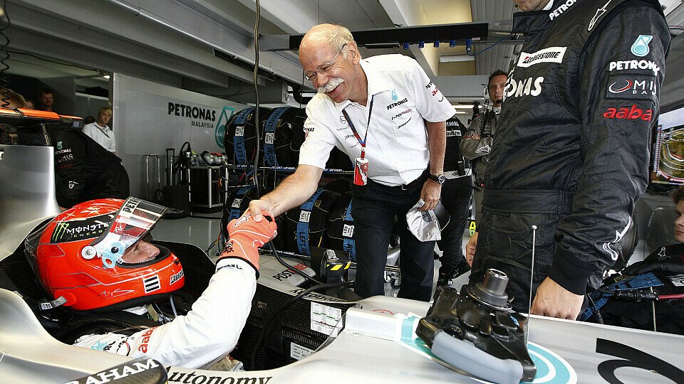 Dieter Zetsche weiß, dass 2011 mehr von Mercedes GP erwartet wird, Foto: Mercedes GP
