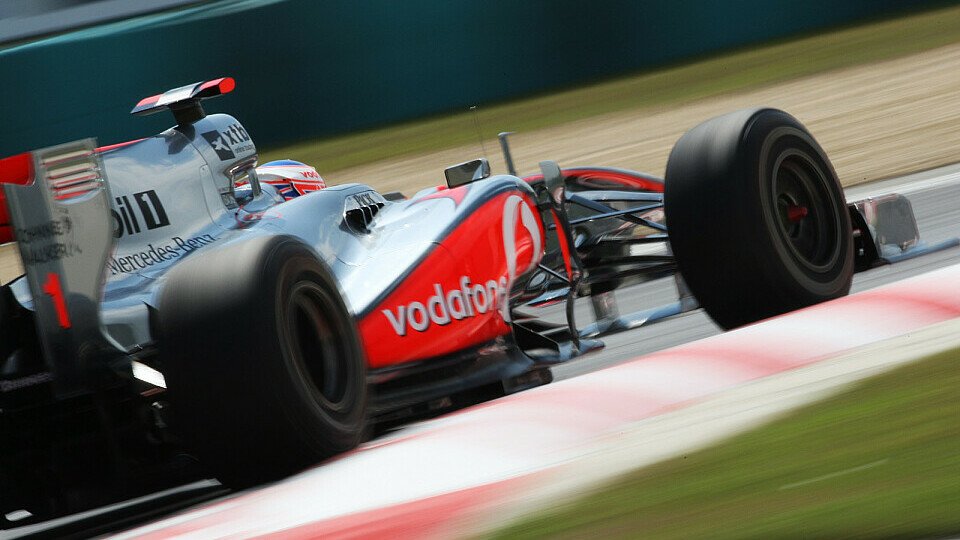 Jenson Button führte das erste Training an, Foto: Sutton