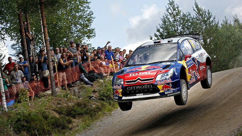 Dutzende Fans verfolgten auch 2010 die Rallye Finnland, Foto: Red Bull/GEPA