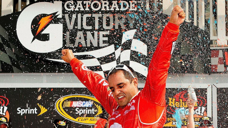 Juan Pablo Montoya kann doch noch gewinnen, Foto: NASCAR