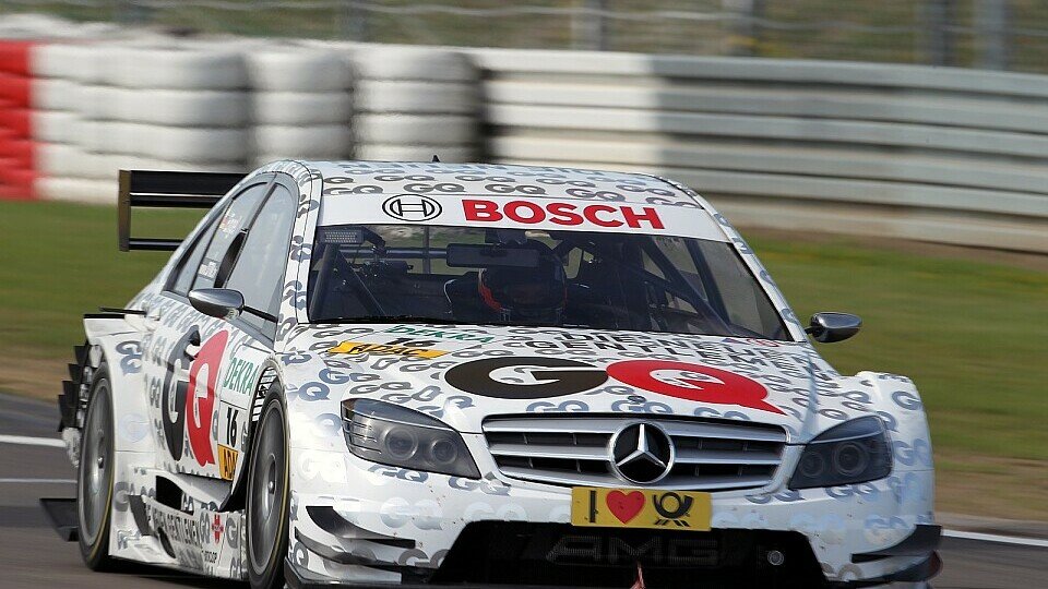 Maro Engel ist Schnellster Mercedes-Pilot im ersten freien Training., Foto: Sutton