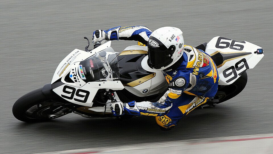 Lukasz Wargala ist sonst in der IDM Superbike unterwegs. Beim Rennen auf dem Sachsenring stürzte er so schwer, dass er nun auf die Wildcard in Brünn verzichten muss., Foto: Toni Börner