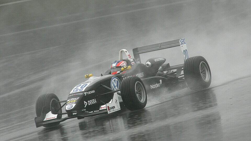 Kevin Magnussen siegte beim ersten Rennen, Foto: Formel 3 Cup