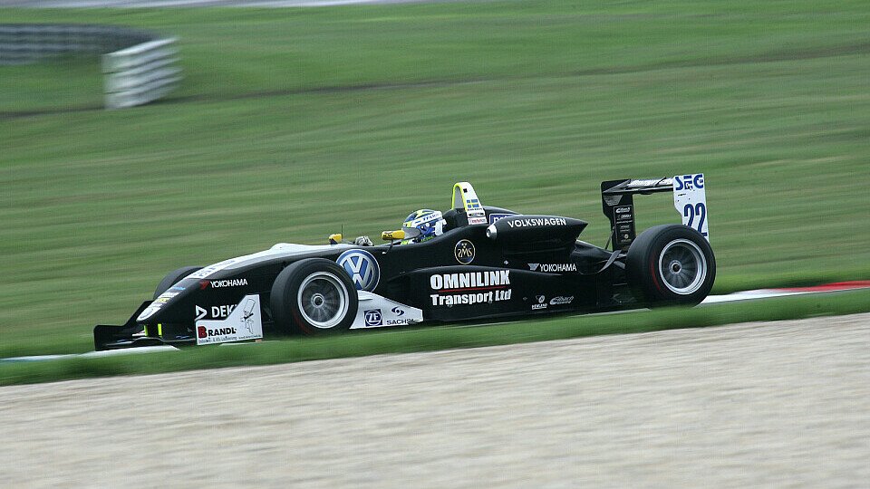 Jimmy Eriksson schlug kurz vor dem Ziel zu, Foto: Formel 3 Cup