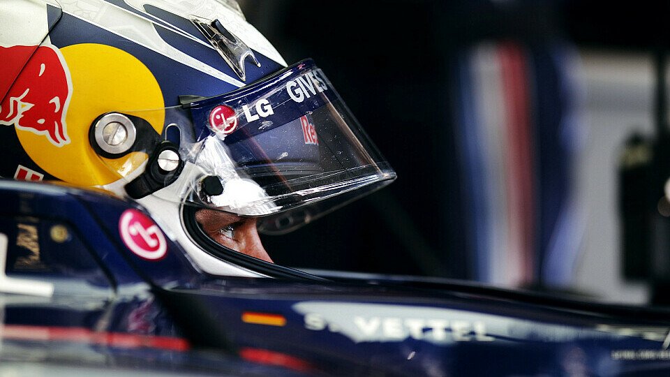 Vettel entschuldigt sich bei Button, Foto: Red Bull/GEPA