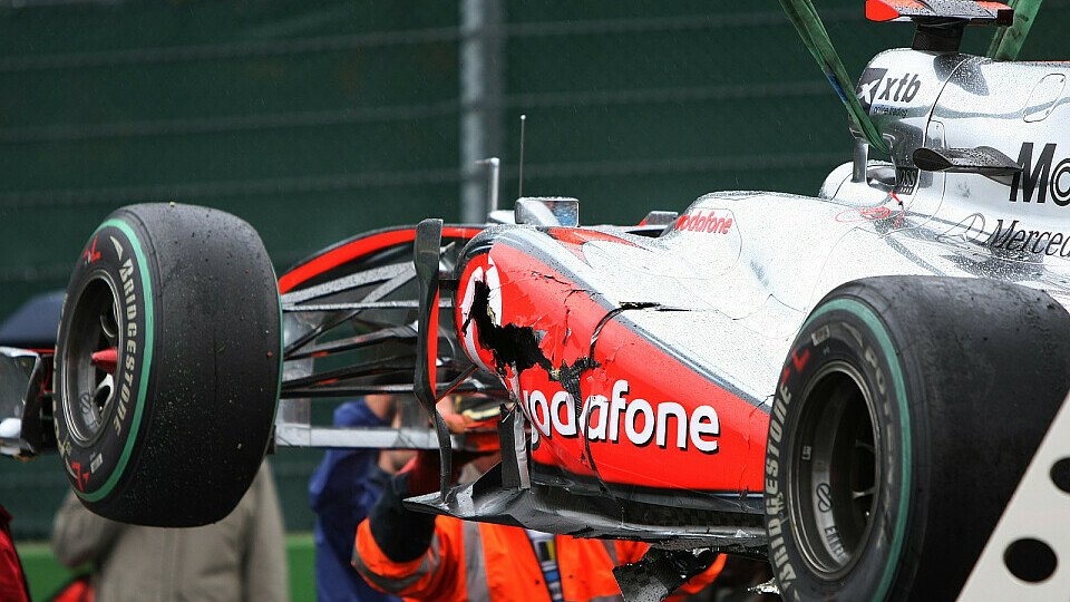 Jenson Buttons Träume zerschellten am Red Bull von Sebastian Vettel, Foto: Sutton
