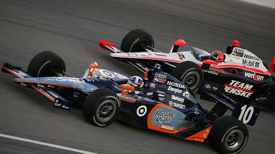 Es wird spannend zwischen Franchitti und Power, Foto: IndyCar