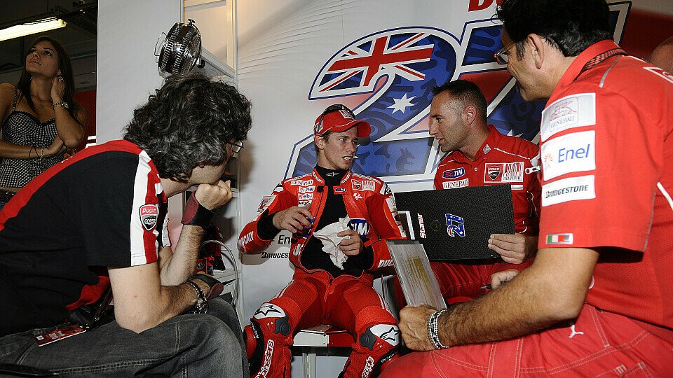 Casey Stoner kümmert sich nicht um andere und auch nicht um den bevorstehenden Wechsel zu Honda. Er will auf der Ducati noch dieses Jahr gewinnen., Foto: Milagro