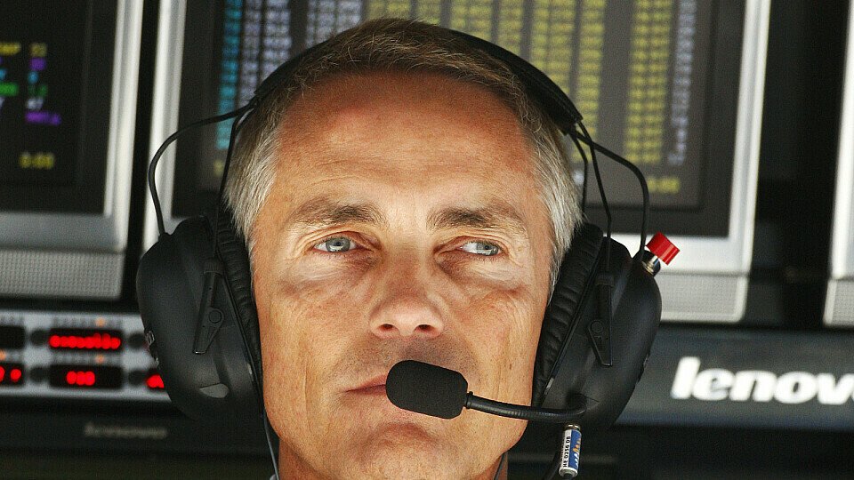Martin Whitmarsh muss sich noch die Daten ansehen, Foto: Sutton