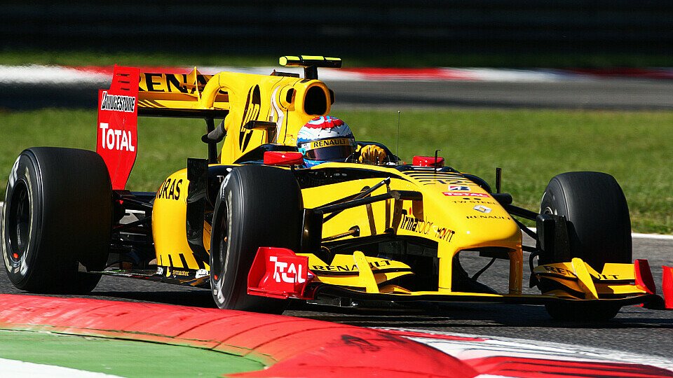 Vitaly Petrov muss nach hinten, Foto: Sutton Vitaly Petrov muss nach hinten, Foto: Sutton