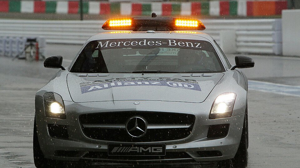 Das Safety Car wird auch am Sonntagmorgen Inspektionsfahrten machen, Foto: Sutton Das Safety Car wird auch am Sonntagmorgen Inspektionsfahrten machen, Foto: Sutton