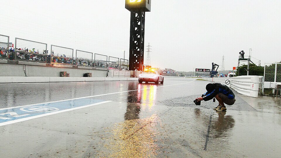 Das Wetter bringt die Formel 1 ins Schwitzen, Foto: Sutton