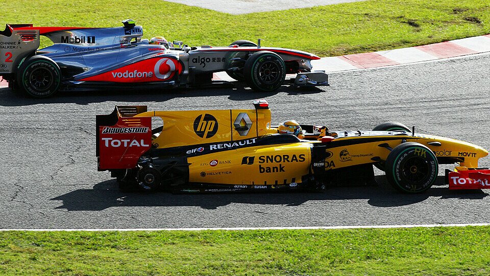 Renault und Mercedes haben sich um ihre Radprobleme gekümmert, Foto: Sutton Renault und Mercedes haben sich um ihre Radprobleme gekümmert, Foto: Sutton