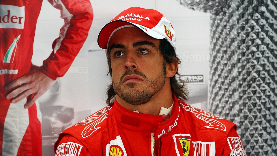 Fernando Alonso sieht Chancen für Ferrari und McLaren gegen Red Bull, Foto: Sutton Fernando Alonso sieht Chancen für Ferrari und McLaren gegen Red Bull, Foto: Sutton
