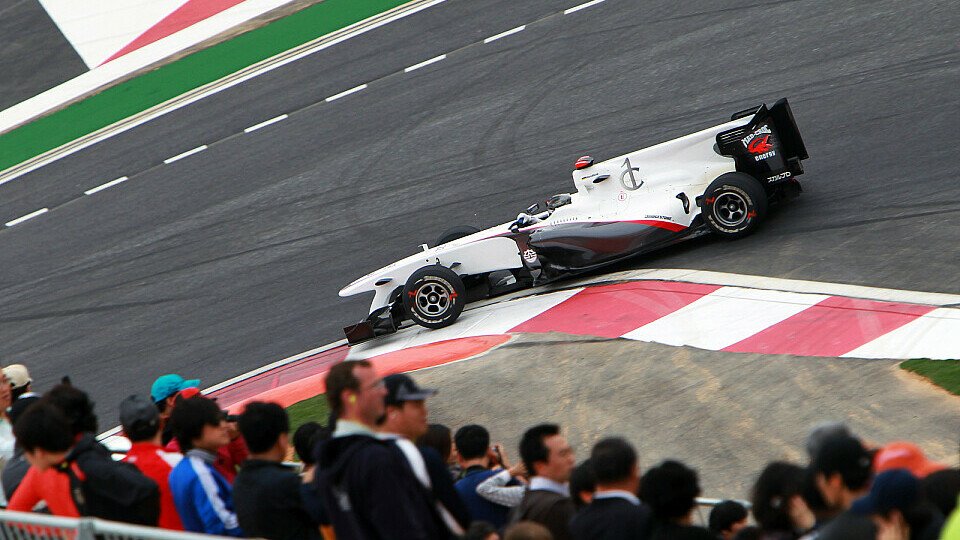 Nick Heidfeld musste sich Kobayashi geschlagen geben, Foto: Sutton
