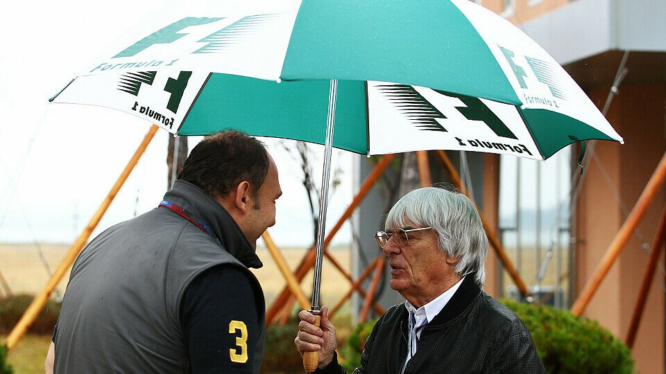 Künstlicher Regen? Den Schirm hat Bernie Ecclestone schon parat, Foto: Sutton