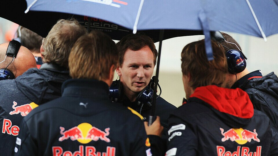 Christian Horner steht weiter hinter Mark Webber, Foto: Red Bull/GEPA