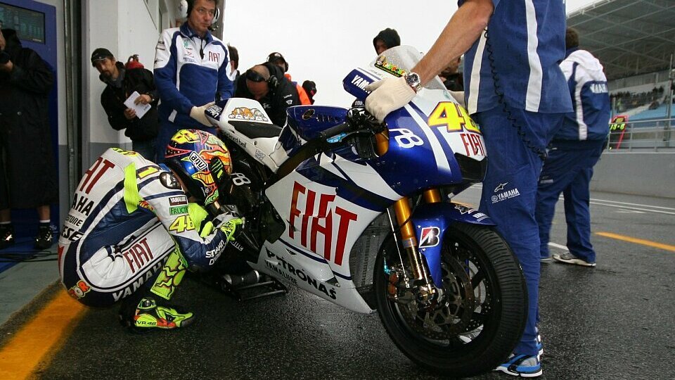 Valentino Rossi kann mit der M1 wieder reden, Foto: Ronny Lekl