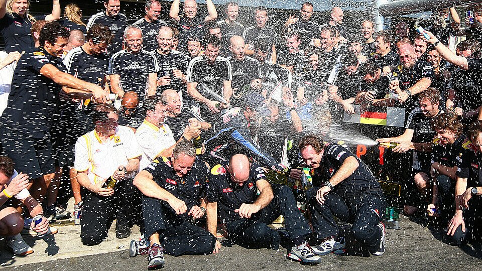 Red Bull stolz auf erfolgreiche Sasion, Foto: Sutton