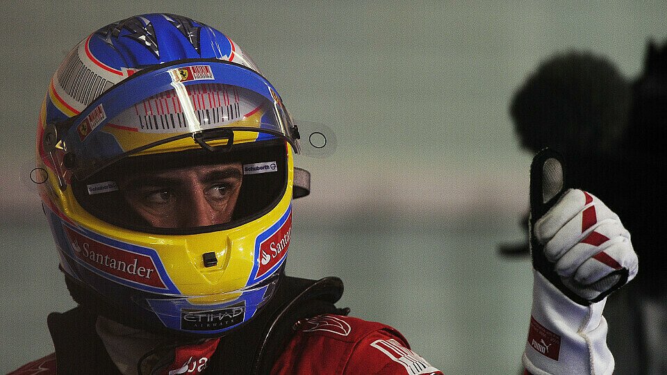 Fernando Alonso konnte den Daumen schon ein wenig nach oben strecken, Foto: Sutton