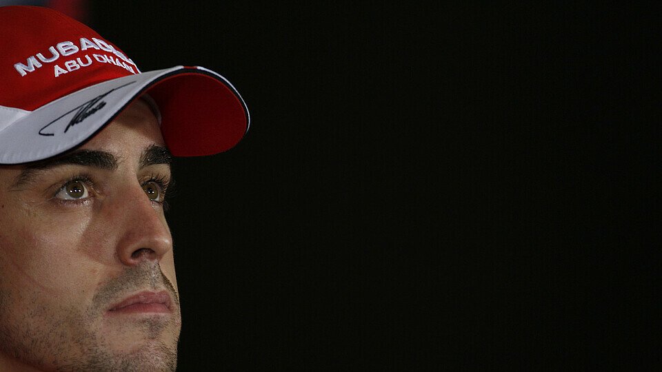 Fernando Alonso wusste, wie schwierig die Strategie-Entscheidung war, Foto: Sutton