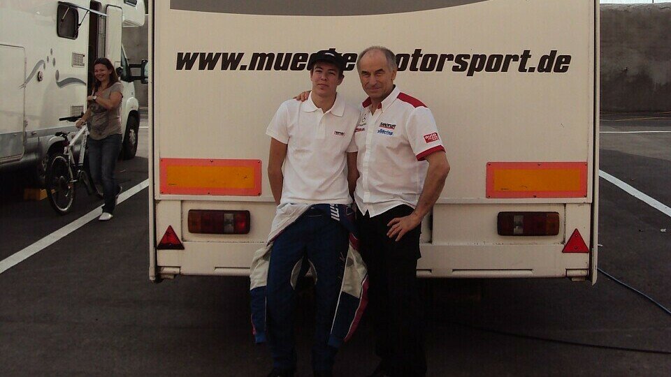Peter Mücke mit seinem Schützling Mark Kiralykuti, Foto: Mücke Motorsport