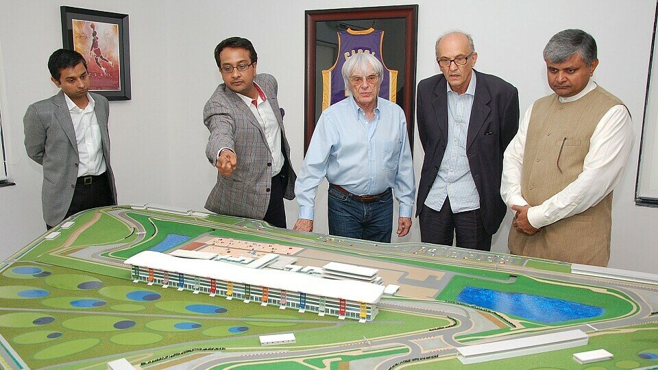 Bernie Ecclestone ist überzeugt, dass in Indien alles zeitgerecht fertigt sein wird, Foto: Jaypee International Circuit 