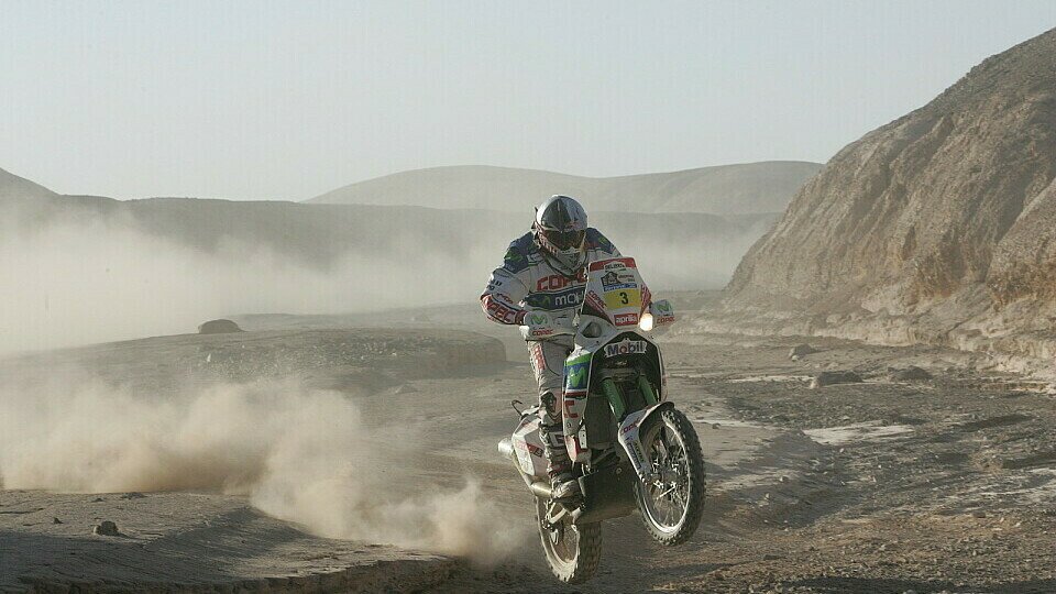 Wer Rennen fährt, kennt die Risiken. Wer Rennen in der Wüste fährt, kennt die Risiken erst recht, Foto: Maindru Photos