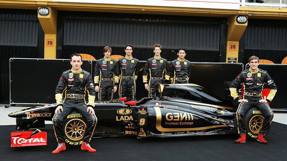 Alle unter einem Dach: 1 Team, 2 Cockpits, 6 Fahrer - bereits bei der Team-Präsentation in Valencia war der Lotus-Renault-Kader überbesetzt, Foto: Sutton
