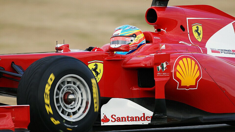 Fernando Alonso kam mit den neuen Knöpfen gut zurecht, Foto: Sutton