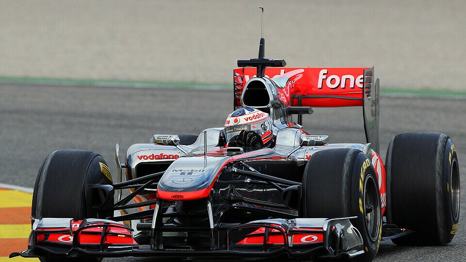 Die Logos der Santander-Bank werden weiterhin bei den McLaren-Piloten zu finden sein., Foto: Sutton