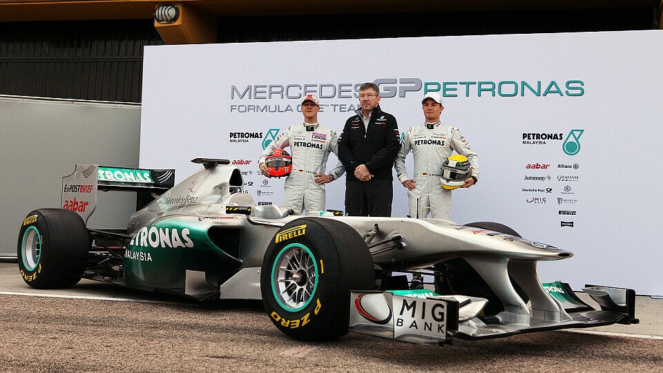 Michael Schumacher gefällt sein neues Auto, Foto: Sutton