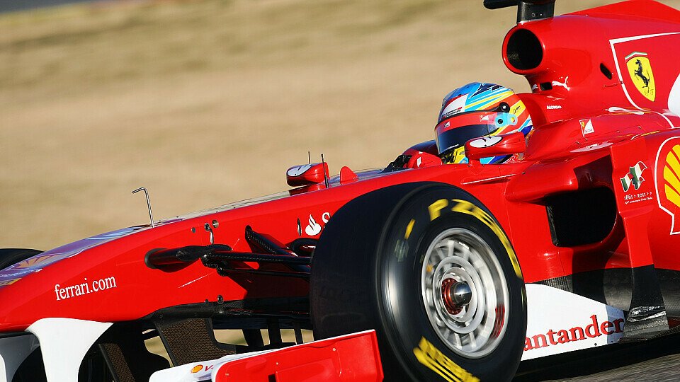 Fernando Alonso ist mit seinem Testauftakt zufrieden, Foto: Sutton