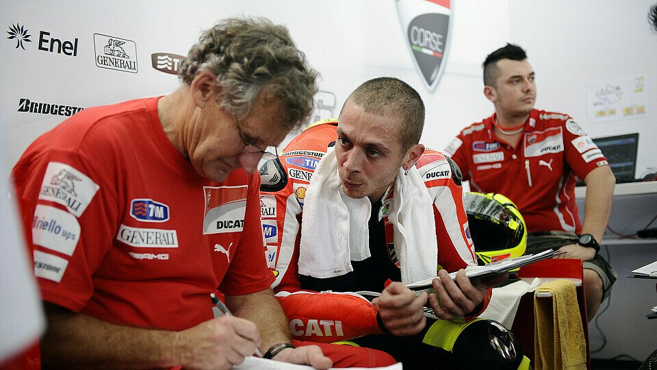 Valentino Rossi und Nicky Hayden konnten schon am ersten Testtag in Sepang weitere Verbesserungen an ihren Ducati Desmosedicis erzielen., Foto: Milagro