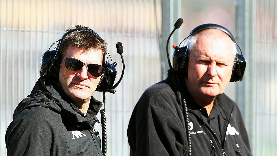 John Booth und Graeme Lowdon bei den Testfahrten in Valencia, Foto: Sutton