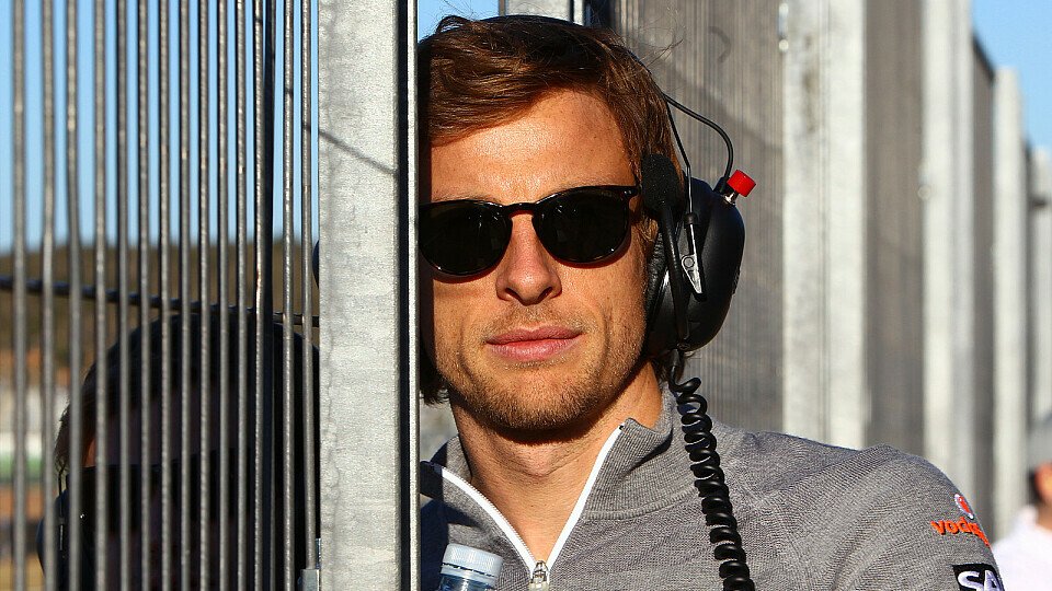 Jenson Button absolvierte die ersten Tests mit einem Vorjahresauto, Foto: Sutton