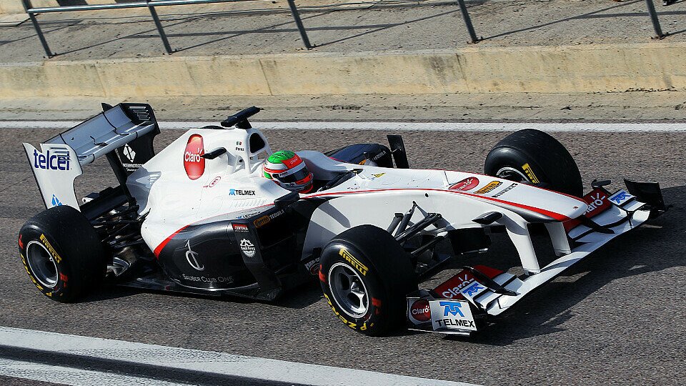 Sergio Perez brannte mit dem C30 von Sauber die zweitschnellste Zeit in den Asphalt, Foto: Sutton