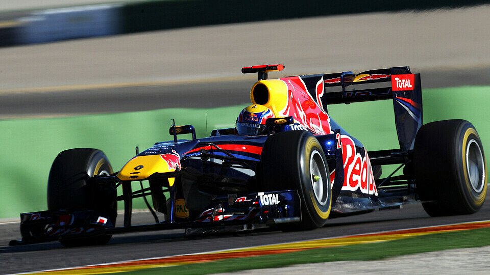 Mark Webber, nun wohl noch mehr im Schatten seines Teamkollegen, wird seine Titelträume aber auch 2011 nicht aufgeben, Foto: Red Bull/GEPA